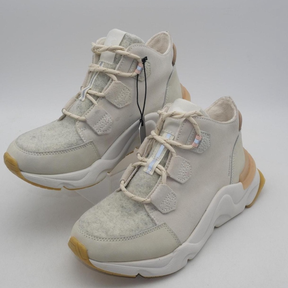 NEW Sorel Kinetic RNEGD Caribou
Sneaker Boots Women's 7 Chalk Canoe